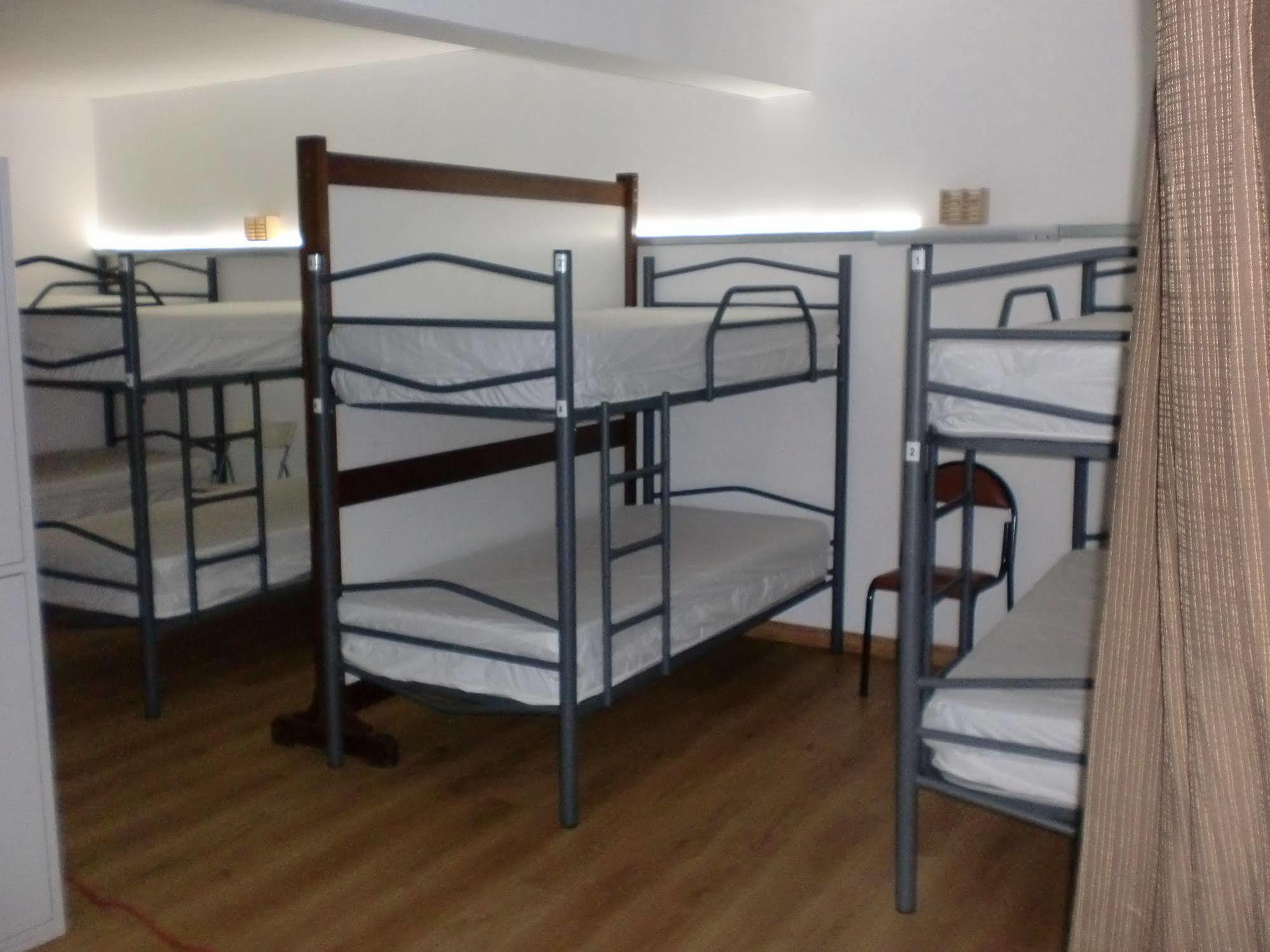 Albergue Monterrey سانتياغو دي كومبوستيلا المظهر الخارجي الصورة