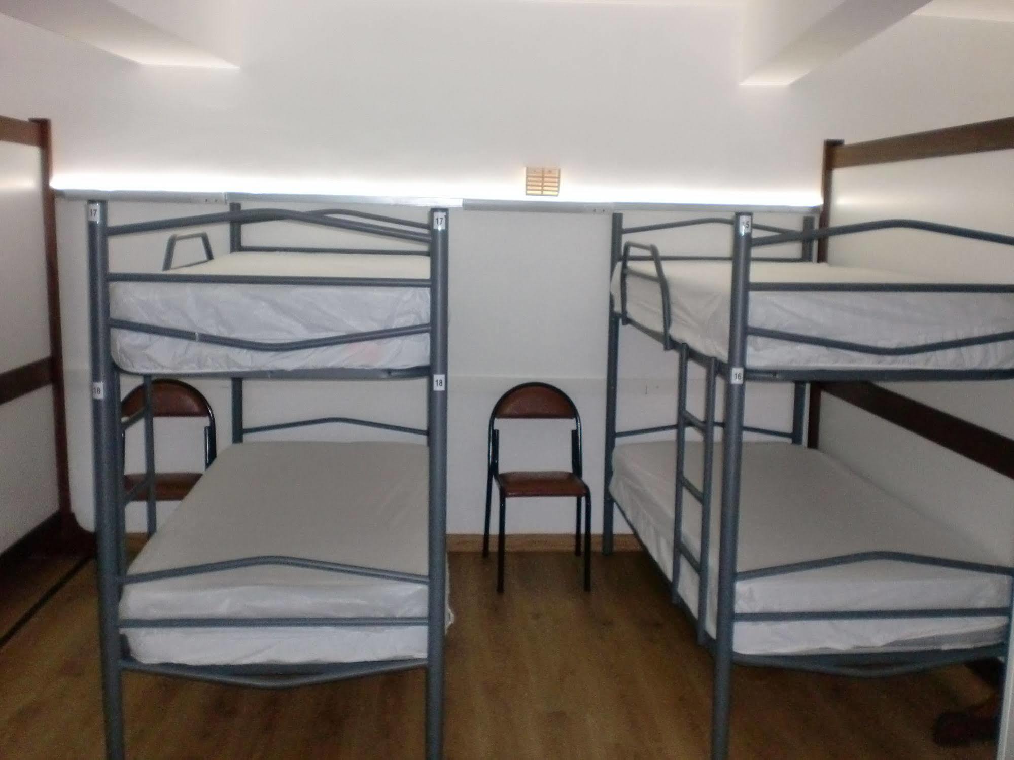 Albergue Monterrey سانتياغو دي كومبوستيلا المظهر الخارجي الصورة